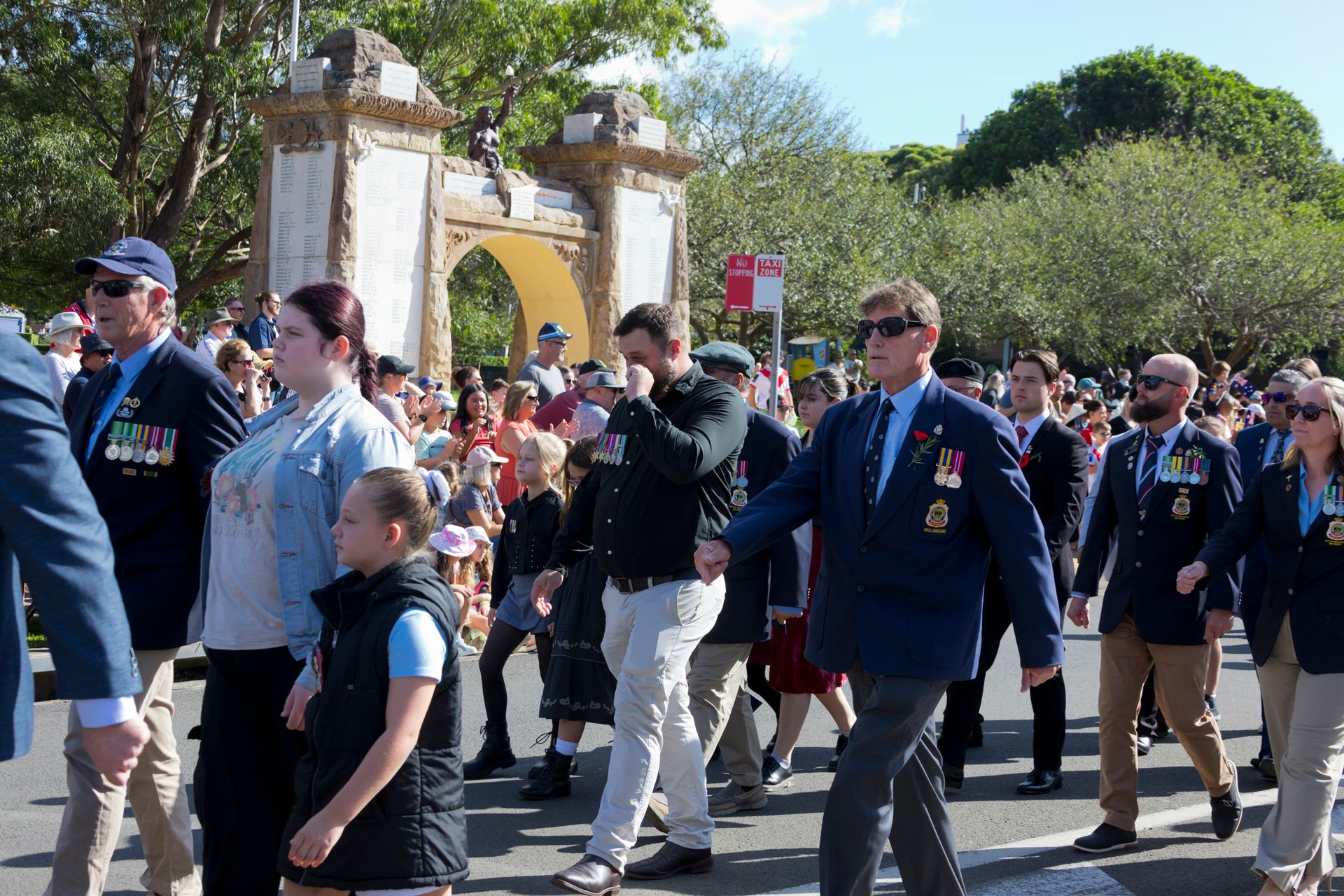 Wollongong Anzac Day March photo