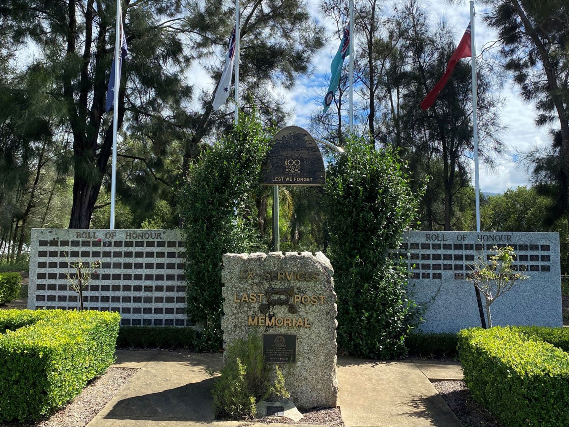 Lakeside Memorial Park Cemetery and Crematorium War Memorial