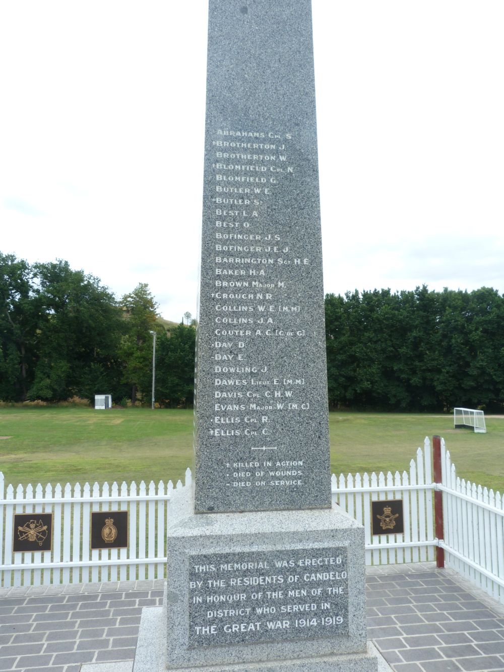 Candelo War Memorial Obelisk photo 1