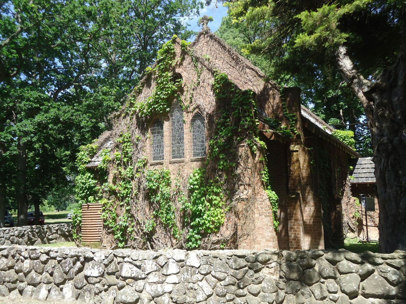 Church of All Saints, Gostwyck photo 1