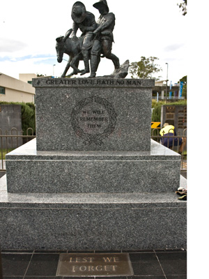 Coffs Harbour Cenotaph photo 1