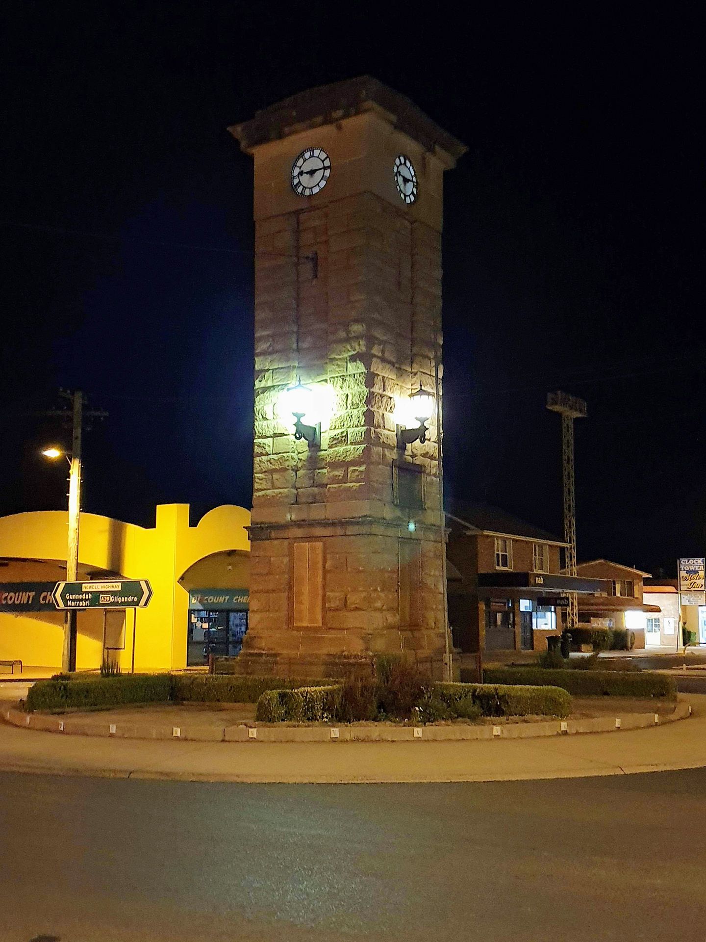 Coonabarabran War Memorial Clock Tower photo 1