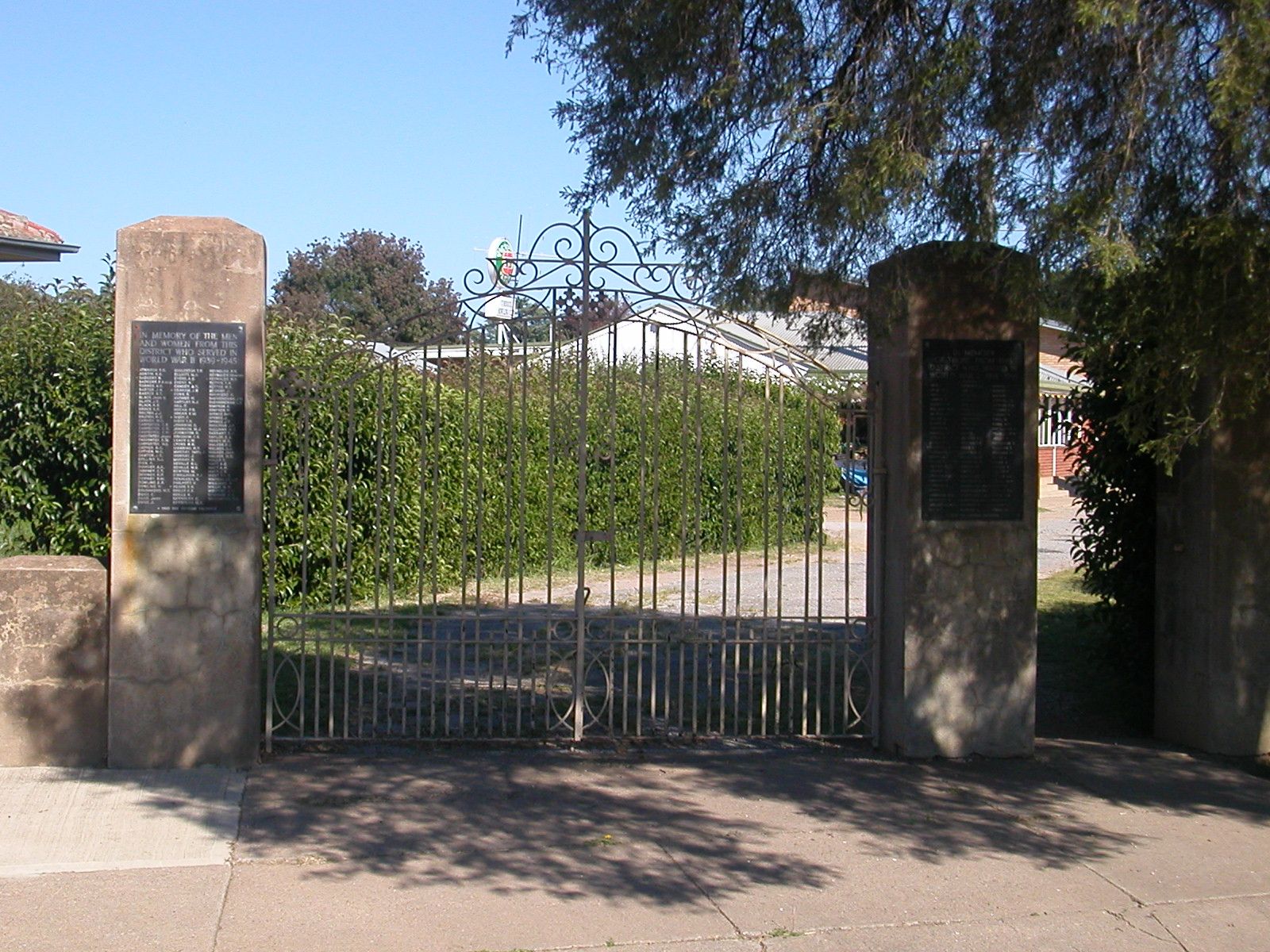 Cumnock War Memorial Hall and Gates photo 1