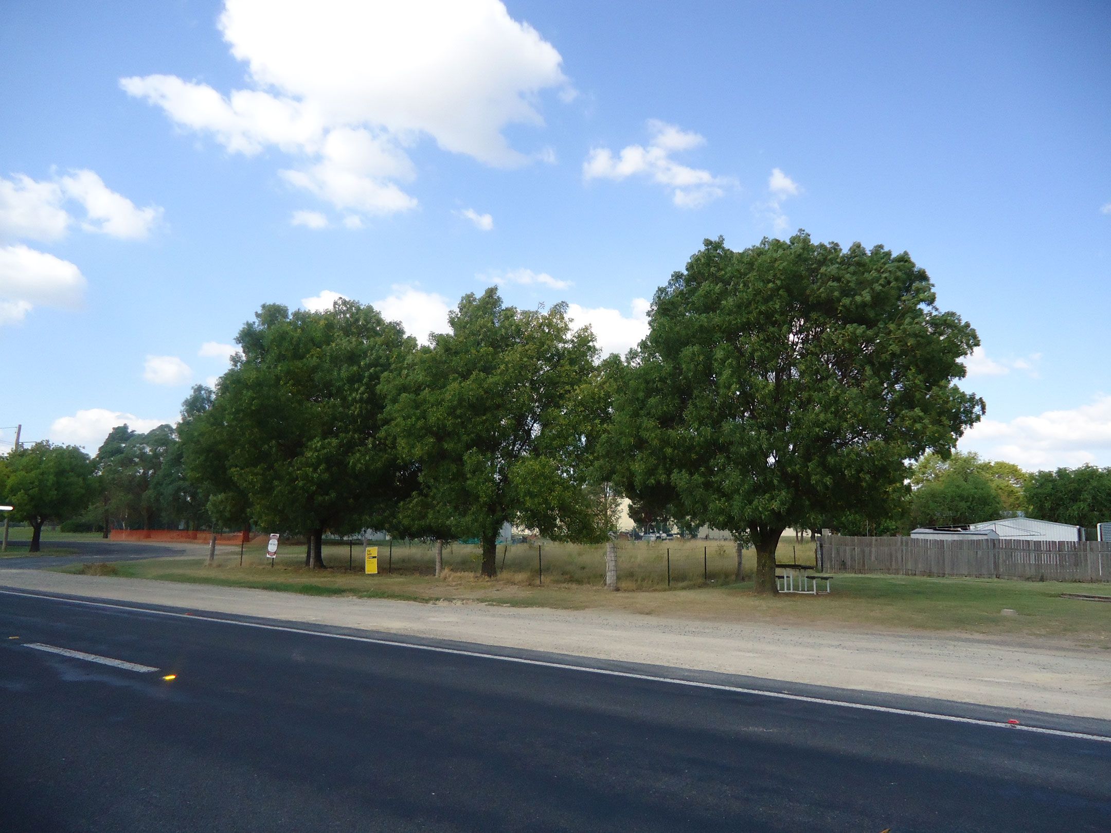Deepwater Second World War Memorial Avenue photo 1