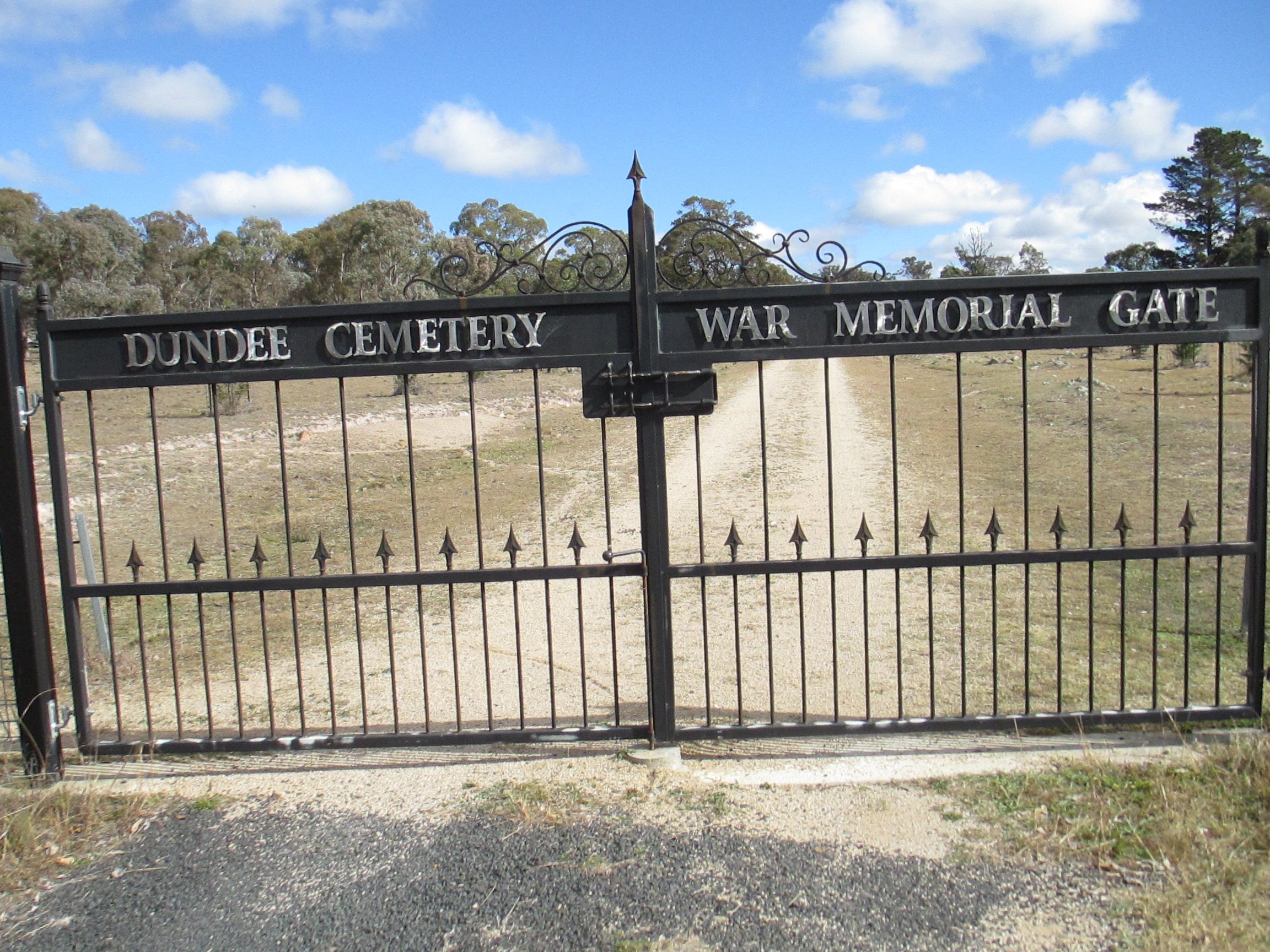 Dundee Cemetery War Memorial Gates photo 1