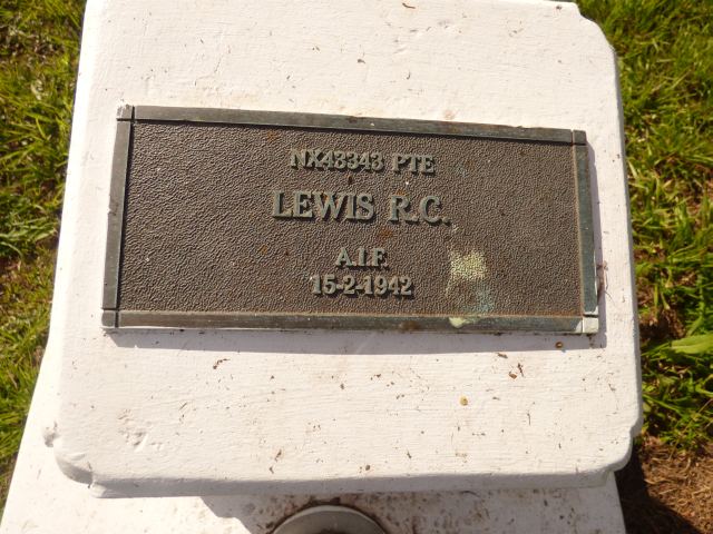 Gladstone Memorial Avenue photo 1