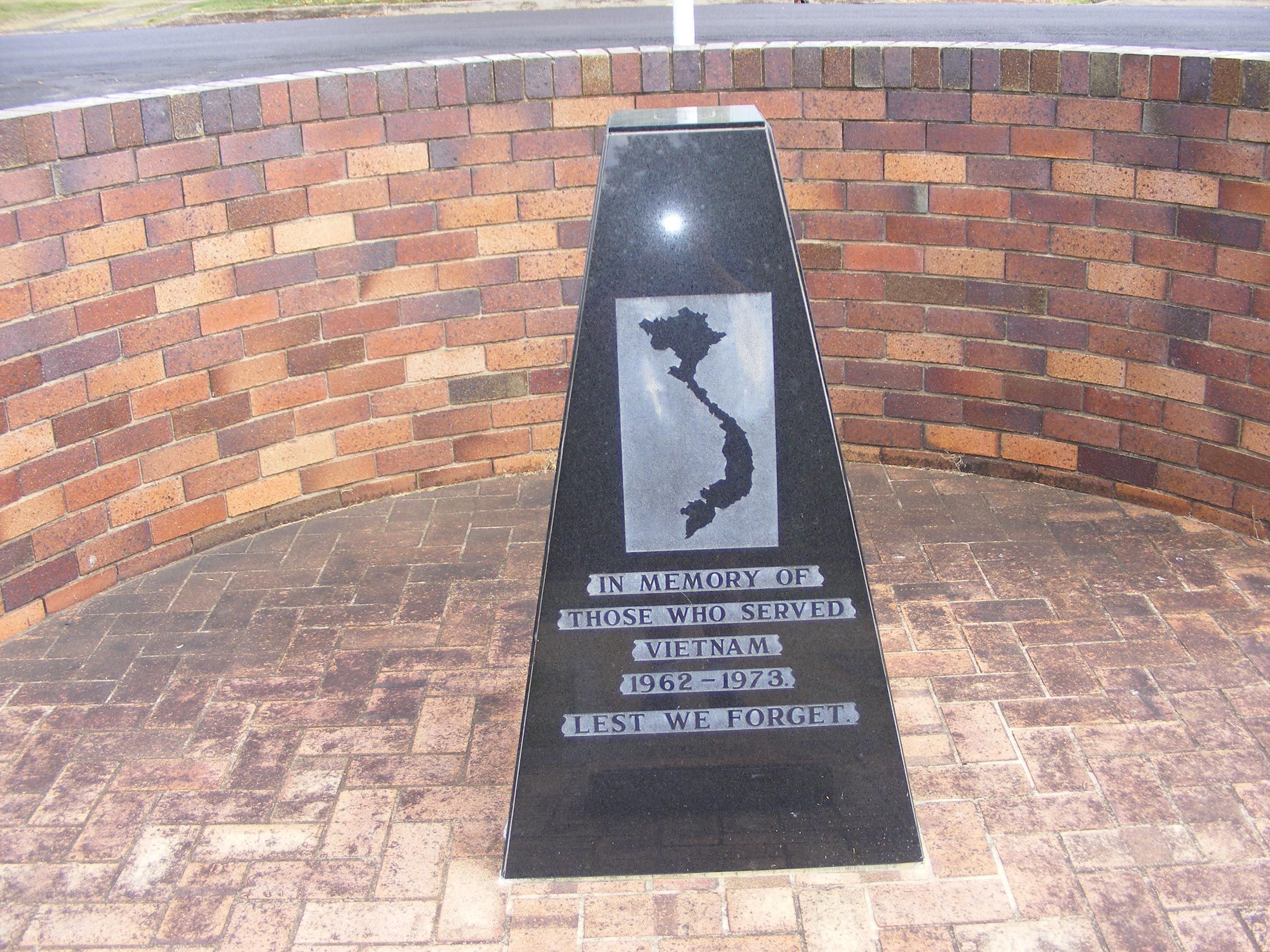 Glen Innes Anzac Park Vietnam War Memorial photo 1