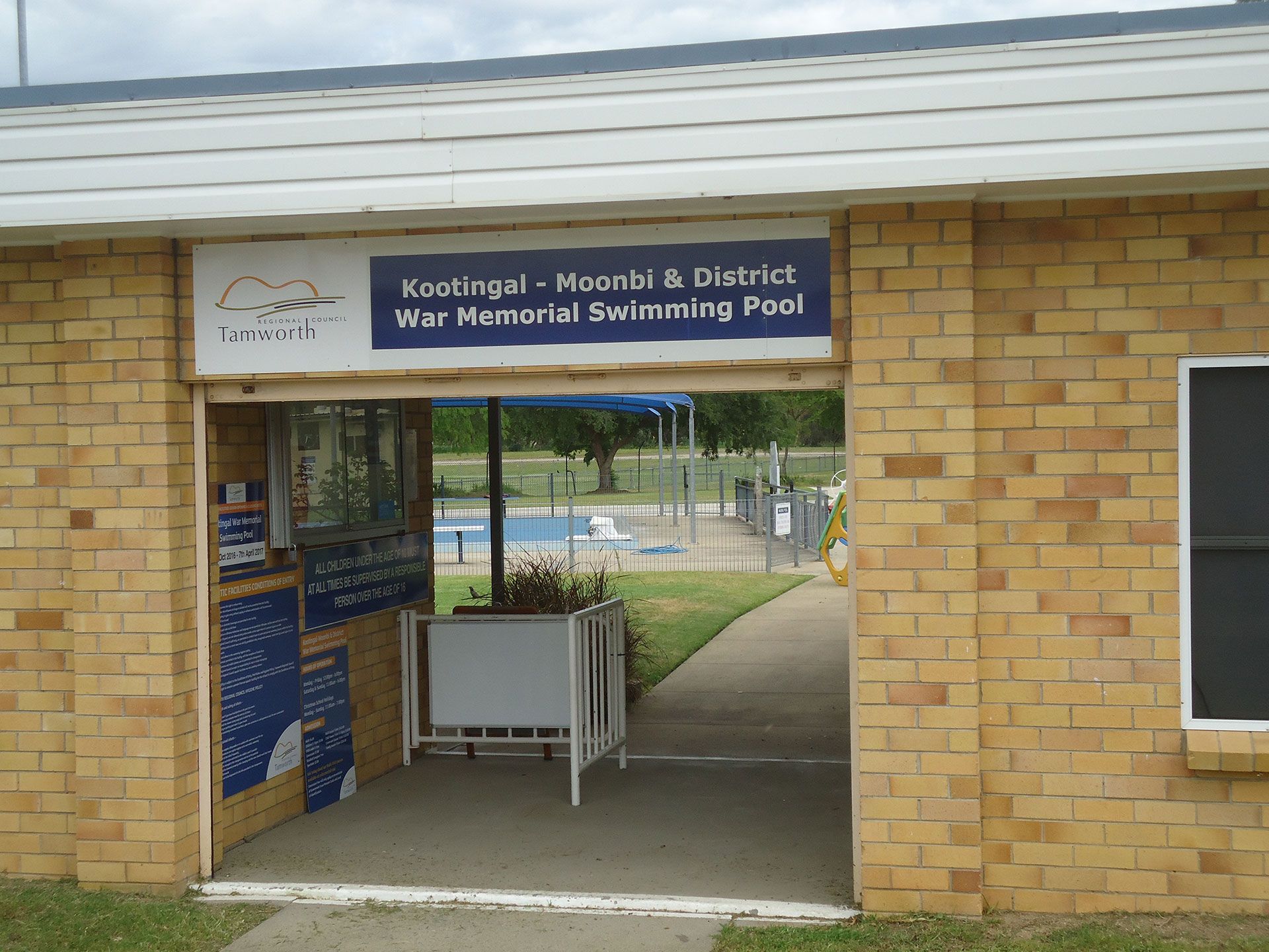 Kootingal-Moonbi and District War Memorial Swimming Pool photo 1