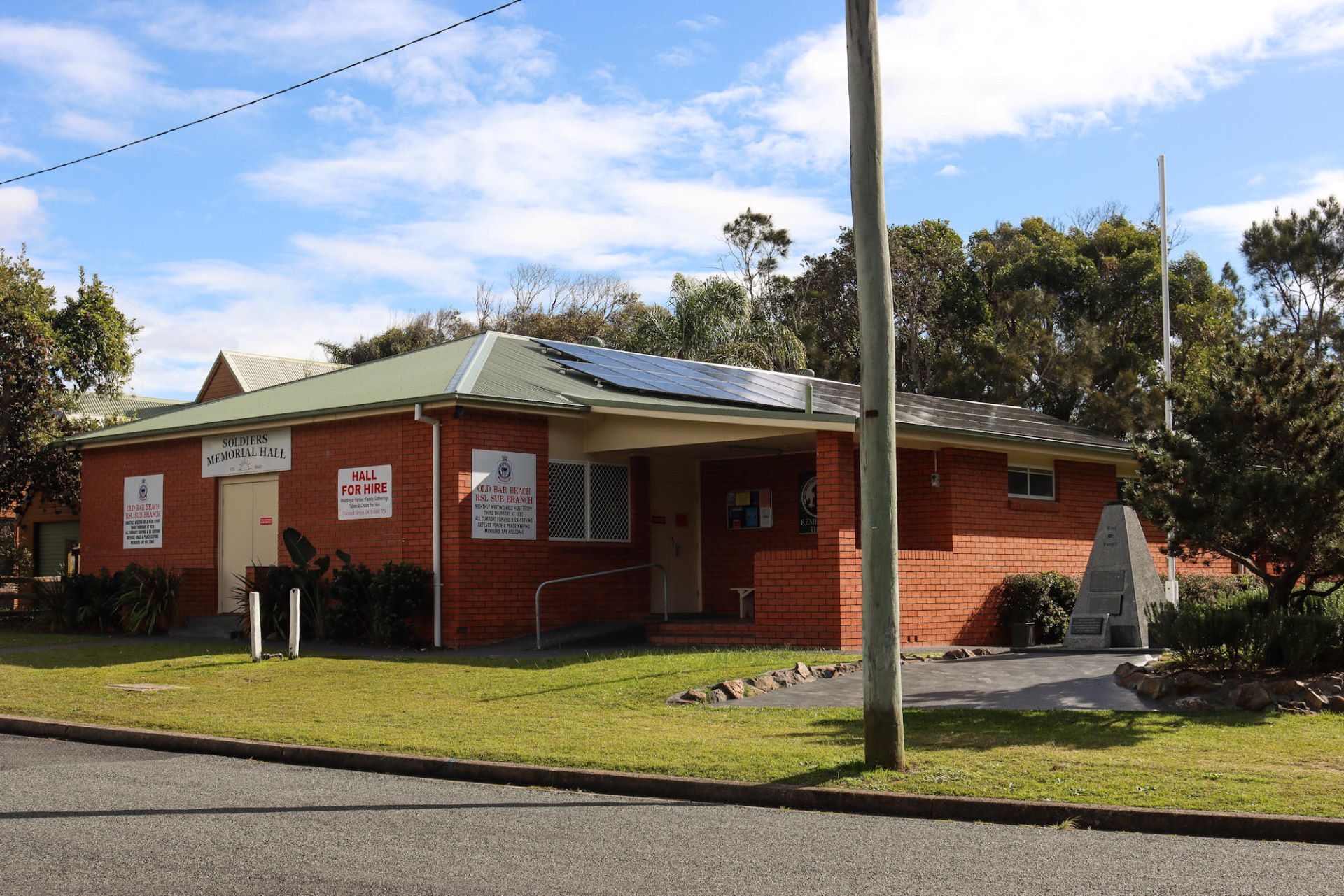 Old Bar Soldiers Memorial Hall and Cenotaph photo 1