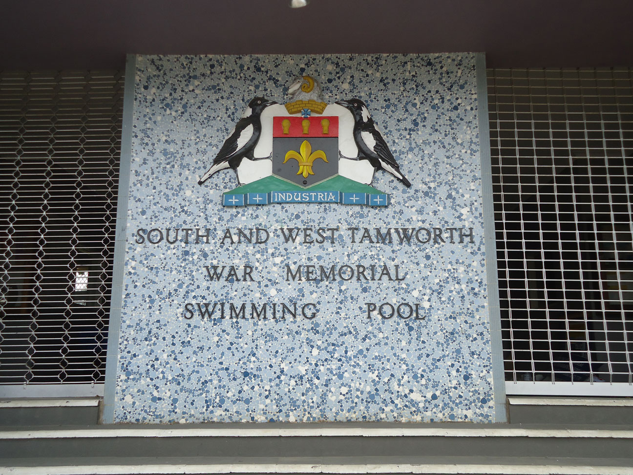 South and West Tamworth War Memorial Swimming Pool photo 1