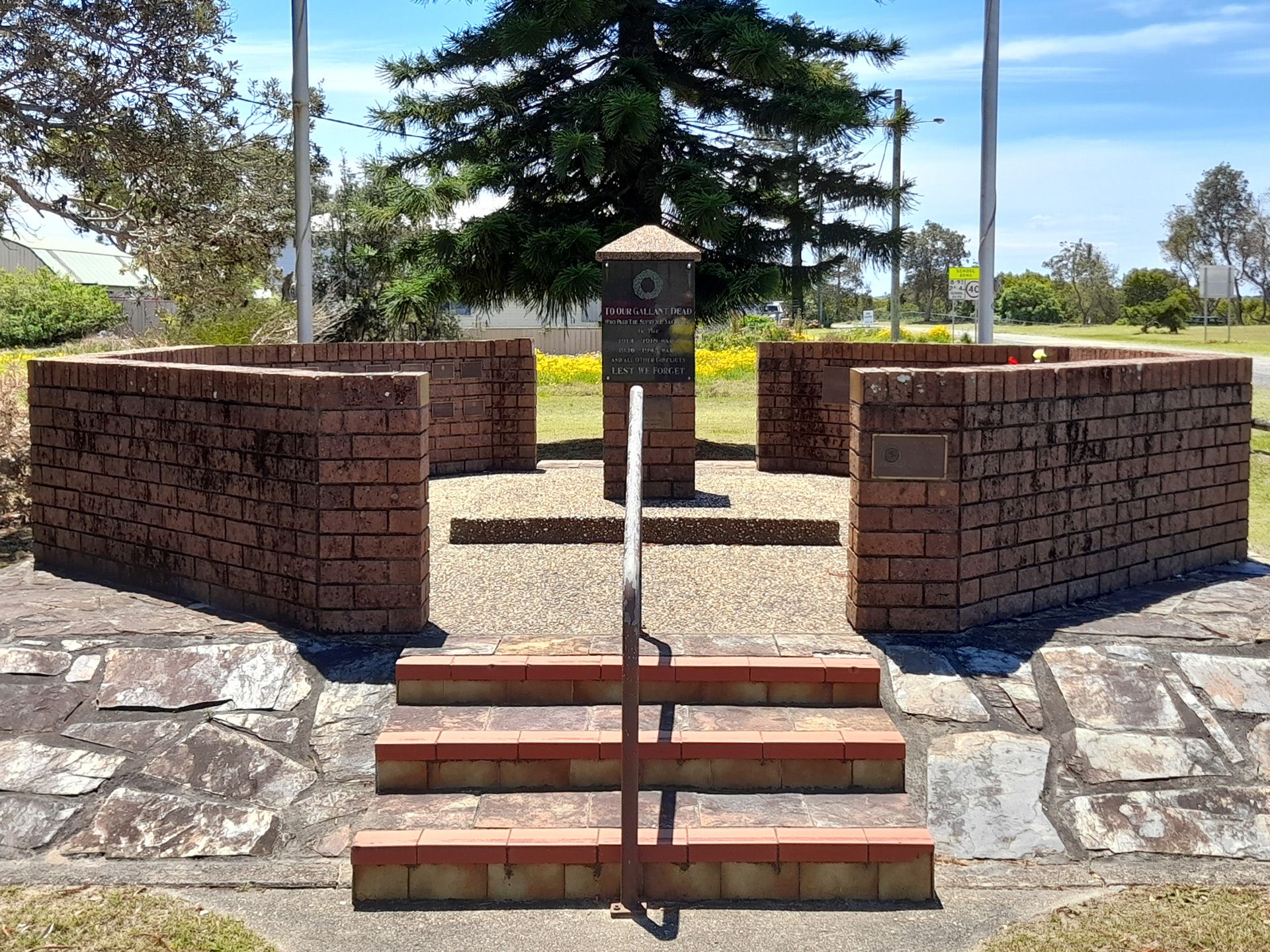 Stuarts Point War Memorial photo 1