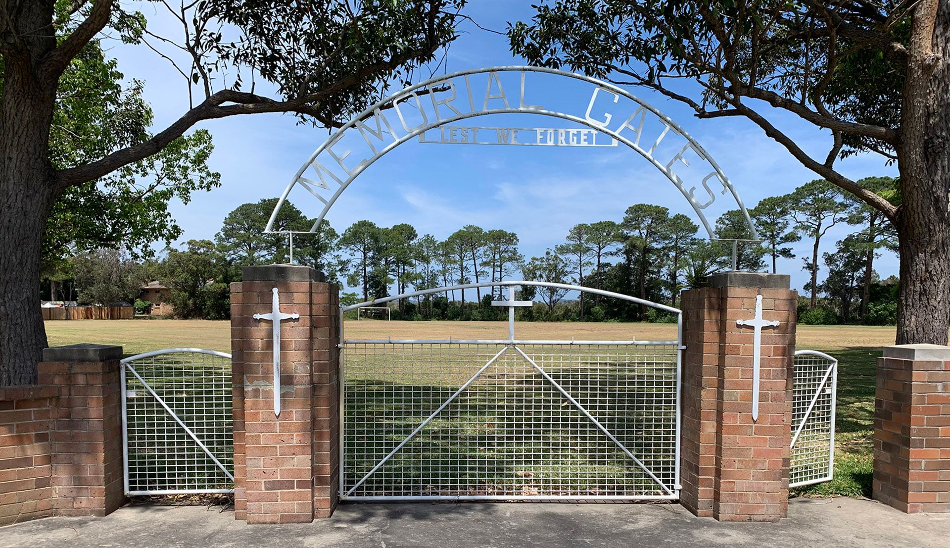 Tea Gardens Memorial Park and Gates photo 1