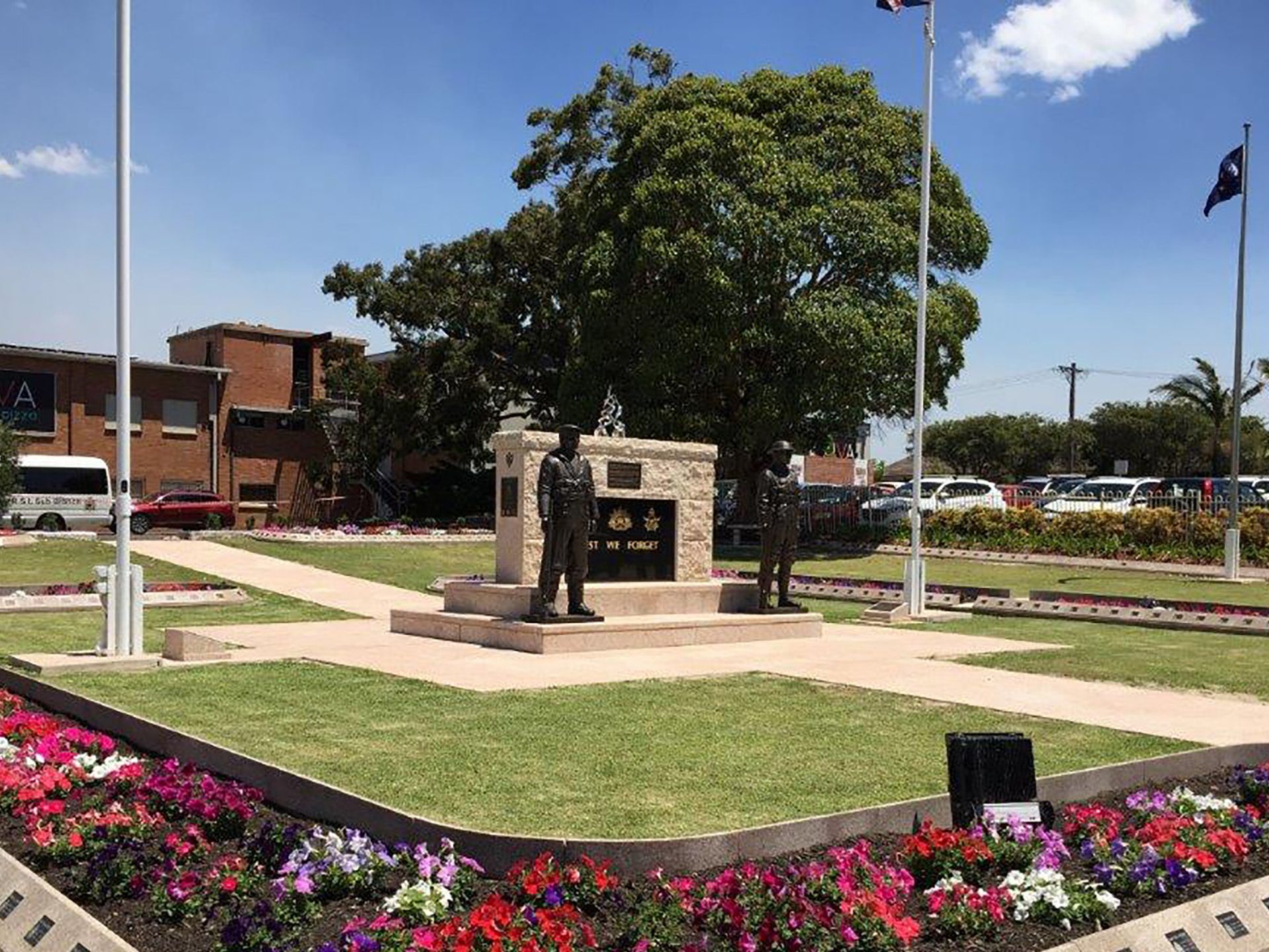 Toukley RSL sub-Branch Cenotaph photo 1