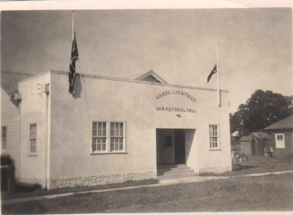 Wardell and District War Memorial Hall and Cenotaph photo 1
